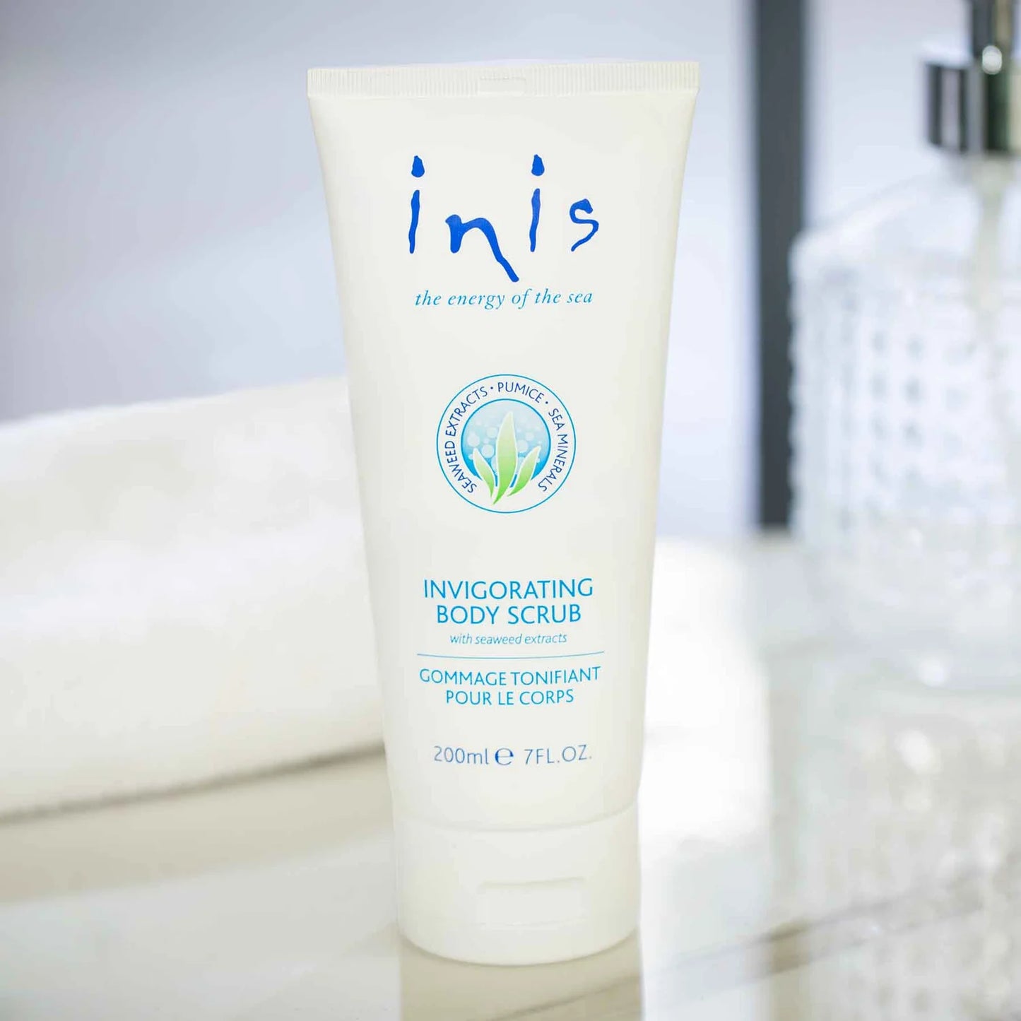 Inis Invigorating body scrub